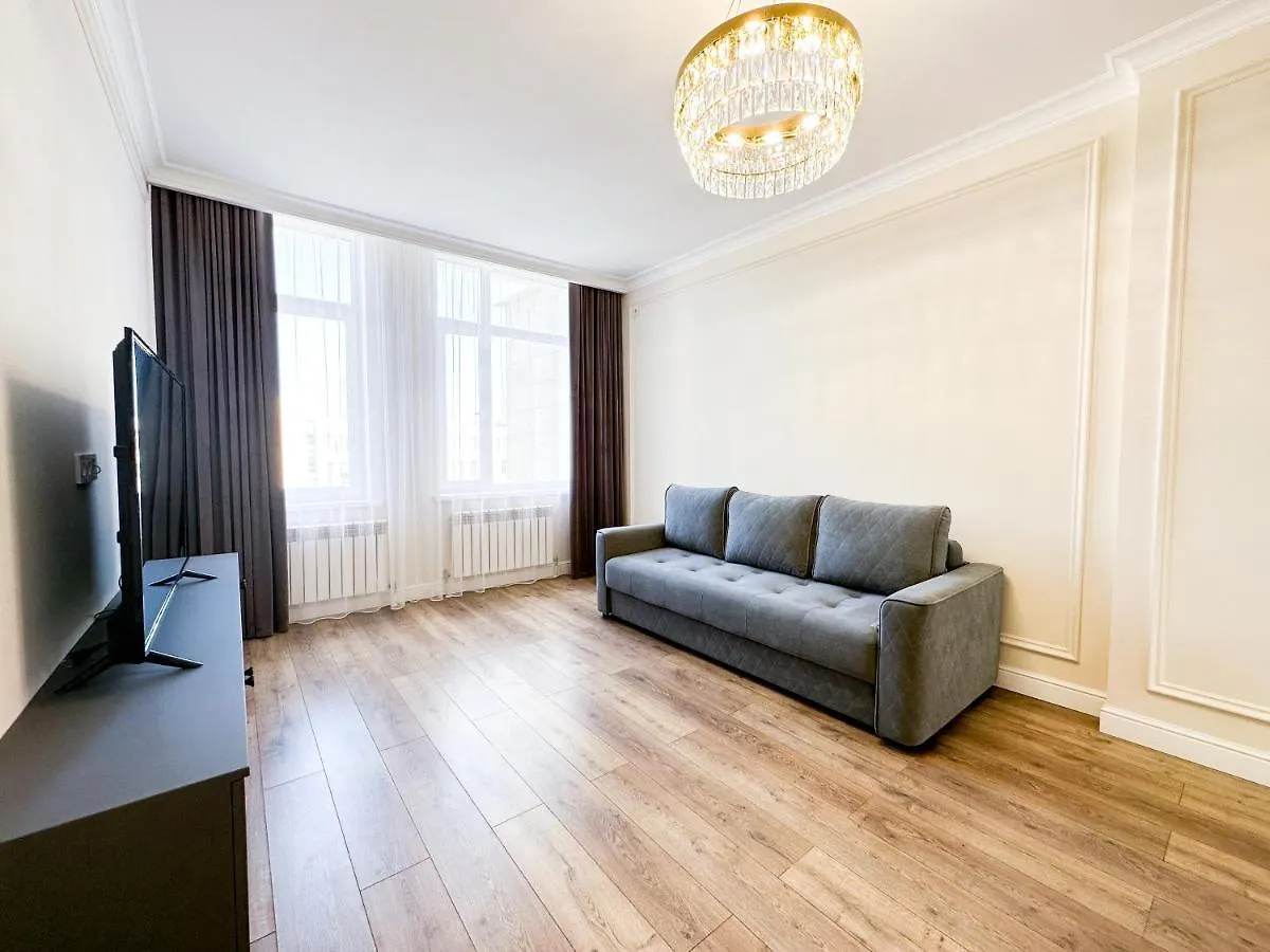 Рядом С Экспо Большая 2Х Комнатная 70 М2 И 1- Комнатная 45М2 Apartamento Astaná